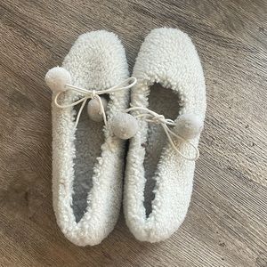 Sleeper Lulu Shearling Slippers in Cream